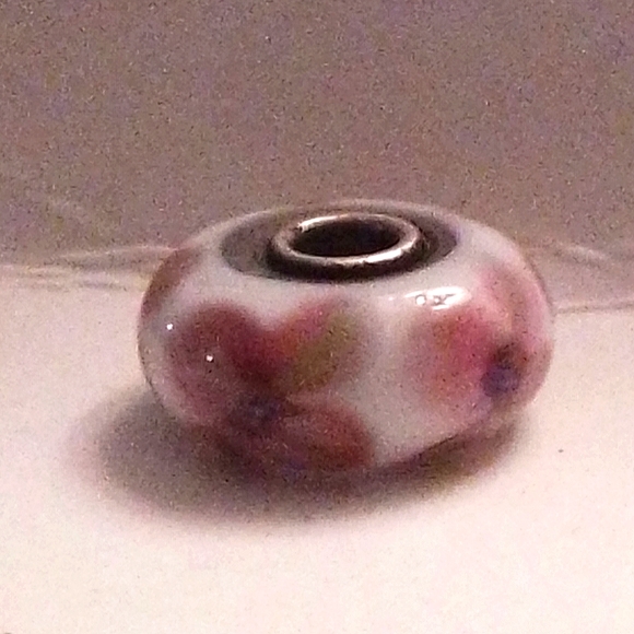 Retired trollbead glass - Picture 1 of 2